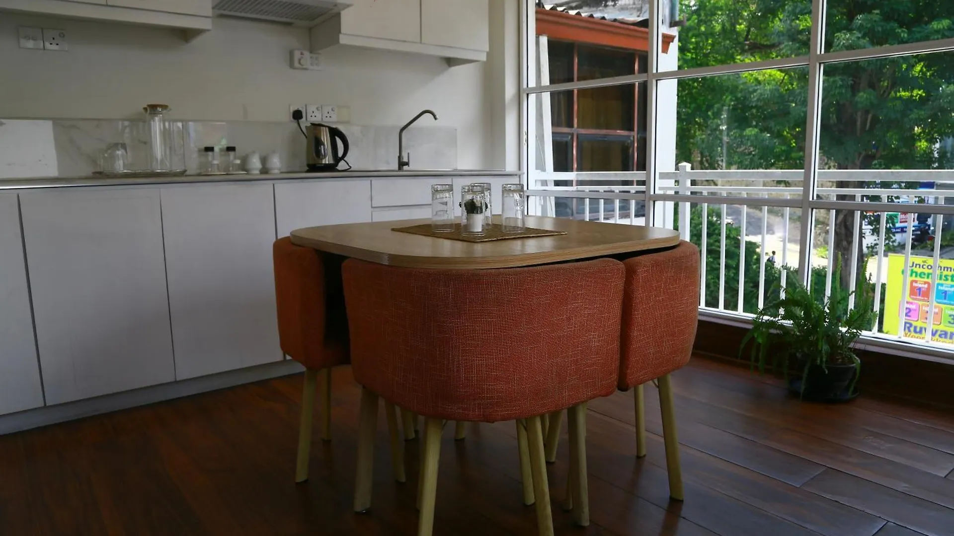 City Nest Inn Канди Отель