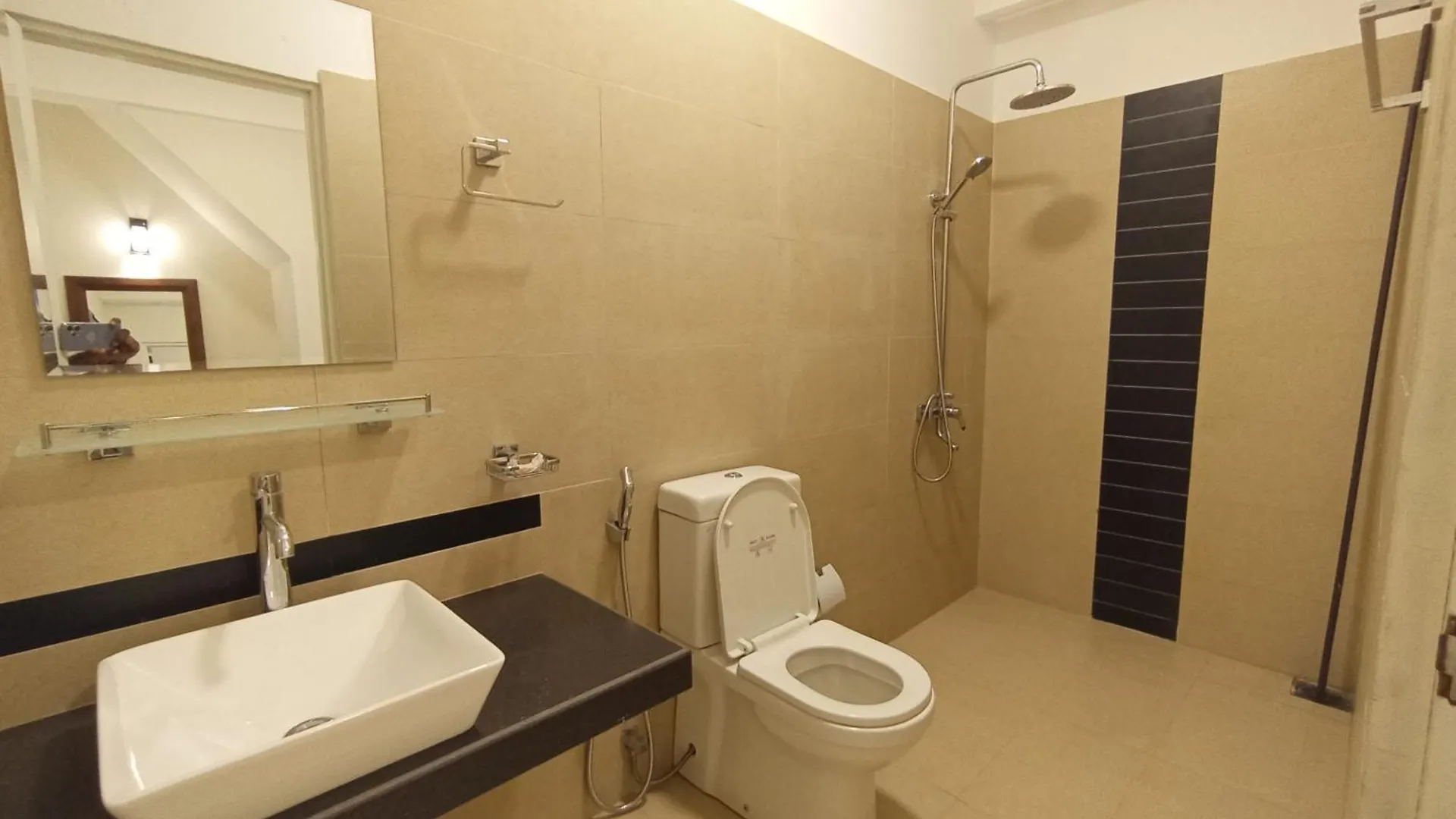 Отель City Nest Inn Канди Шри-Ланка