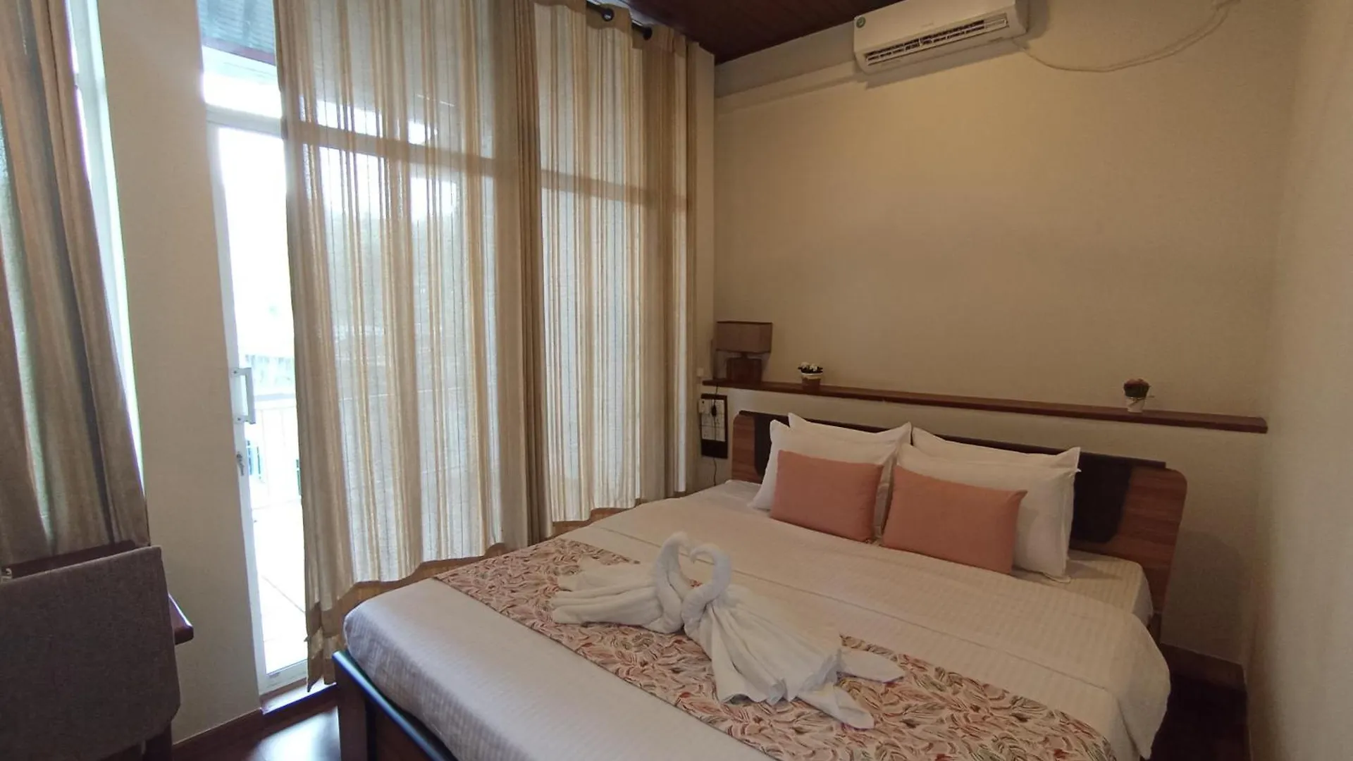 City Nest Inn Канди Отель